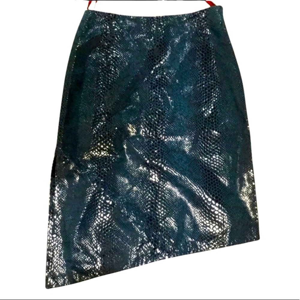 ♦️NWT-🔥Emma Black 🐍leather skirt.🔥Host Pick🔥